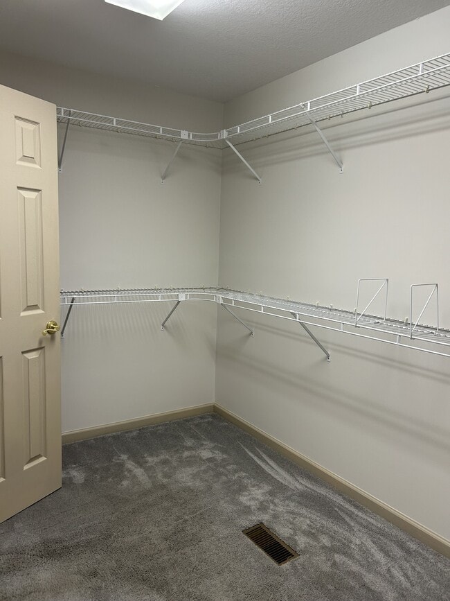 Building Photo - 129 Ivy Ln