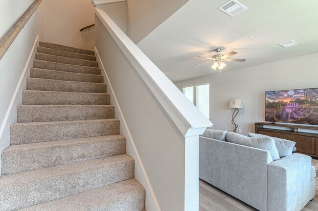 Building Photo - 494 S Centro Cir