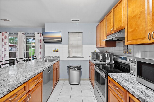 Building Photo - 124 Creekside Cir