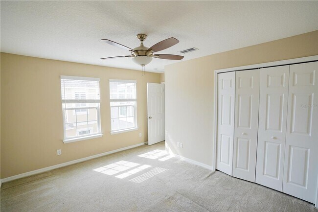 Building Photo - Beautiful 4BR/3.5BA Home with Dual Primary Suites in Harmony for Rent!