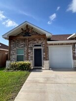 Building Photo - 1027 Fairway Dr