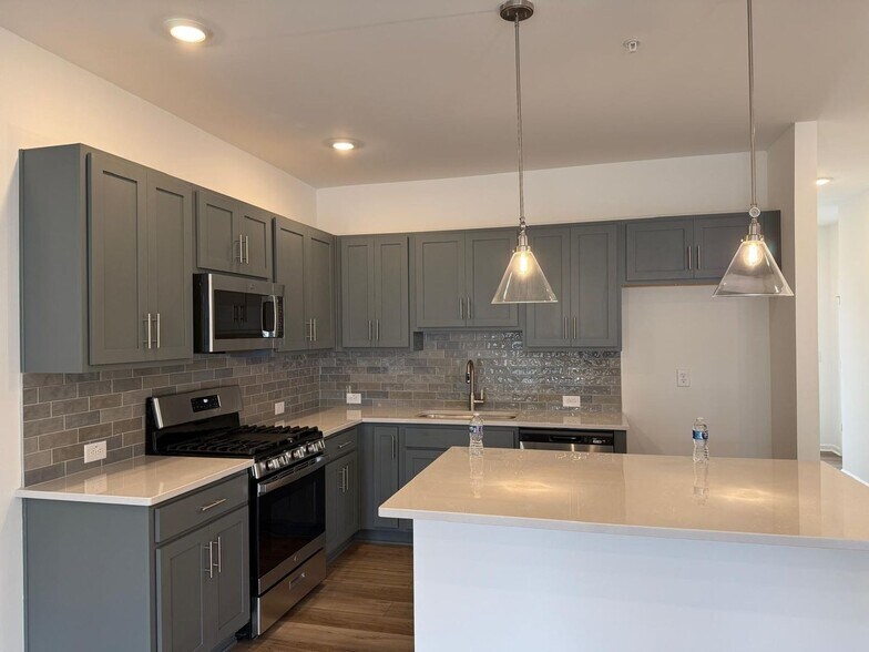 Building Photo - 5536 Highland St