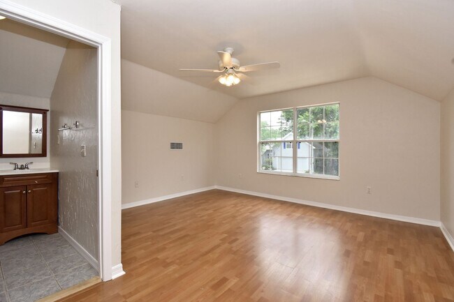 Building Photo - Spacious 4BR/3BA Home in Stillwind – Prime SW Gainesville Location