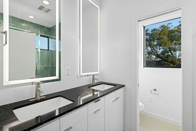 Building Photo - Three 3X3 stand alone townhomes in West Campus!