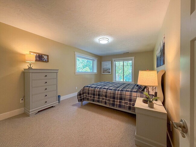 Building Photo - 3080 W Sequim Bay Rd