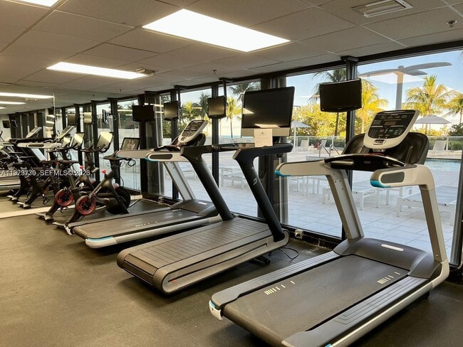 Building Photo - 10185 Collins Ave