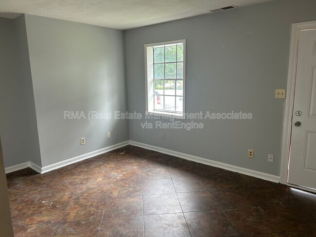 Building Photo - 118 Quincy Ave