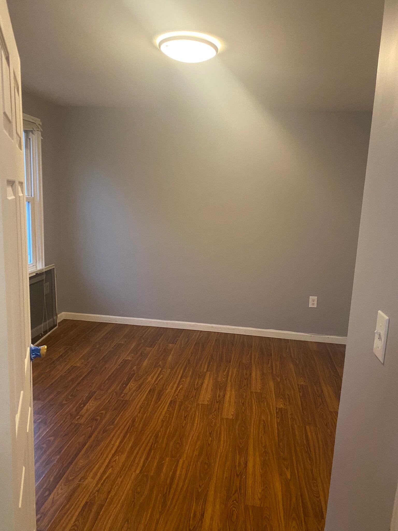 Building Photo - 564 King St