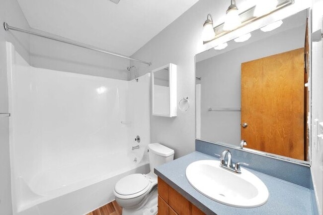 Building Photo - Lair Hill is offering a 1bed/1bath!! Get i...