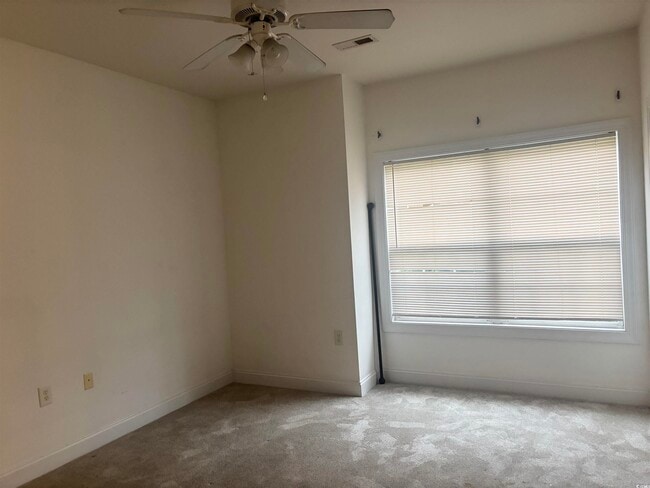 Building Photo - 2033 Silvercrest Dr