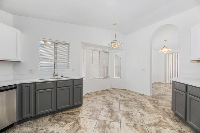 Building Photo - 9249 E Desert Cove Cir