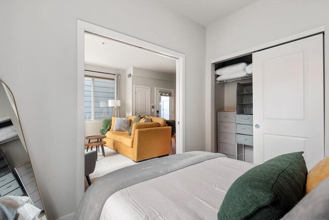 Building Photo - 1607 NW Davis St