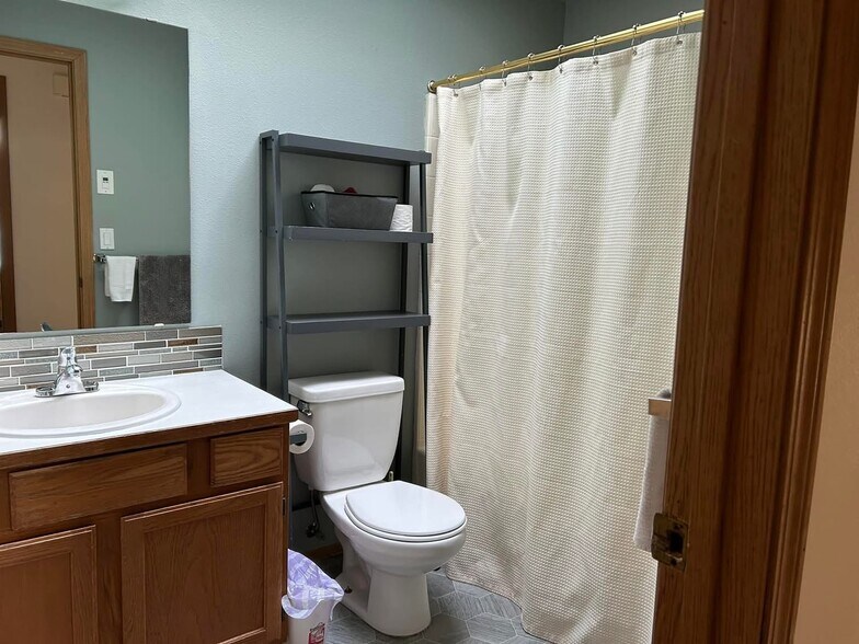 Building Photo - 6904 54th Pl NE