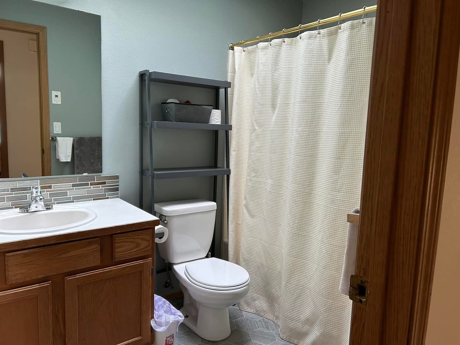shared bath room by D and Cozy room - 6904 54th Pl NE