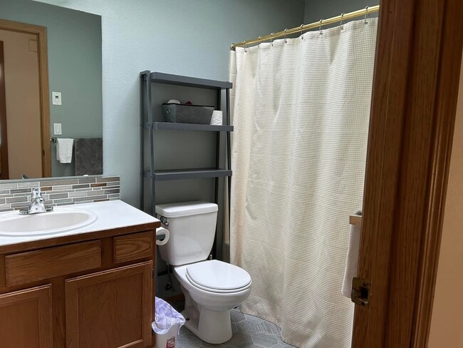 Building Photo - 6904 54th Pl NE