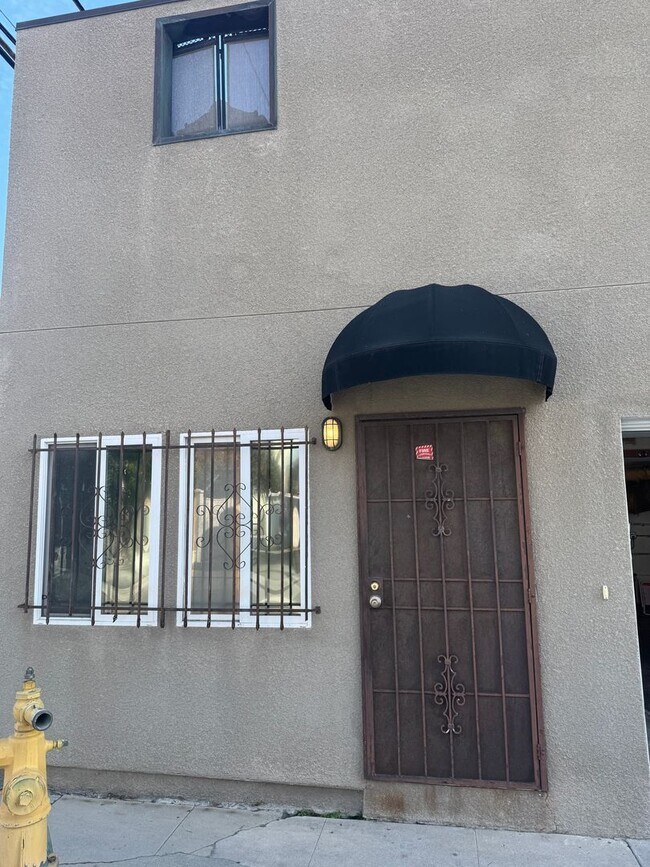 Building Photo - 5225 E Ocean Blvd