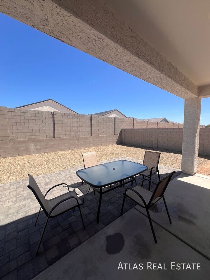 Building Photo - 1168 W Castle Ct