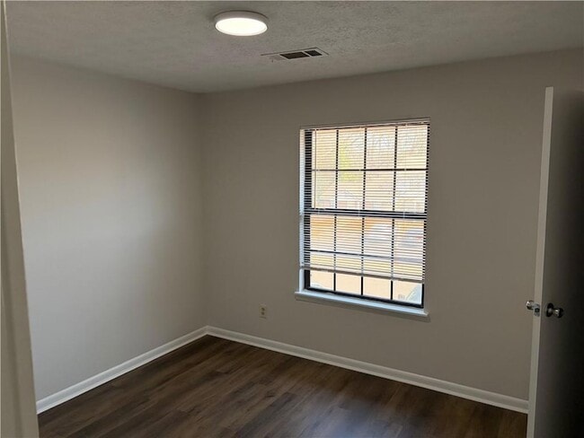 Building Photo - 3 Eastview Cir