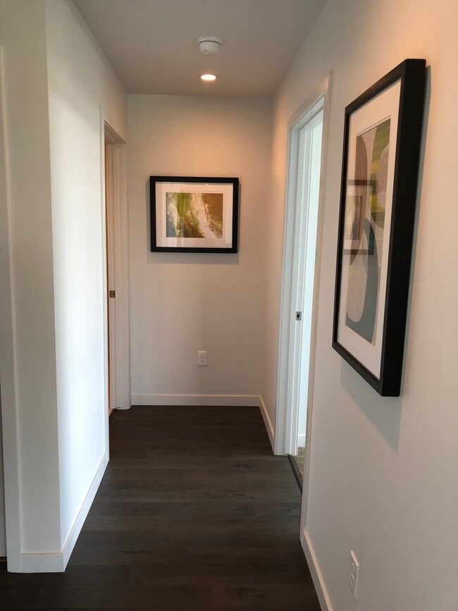 Building Photo - Beautiful Modern Condo in Capitol Hill with 2 Garage Parking Spaces