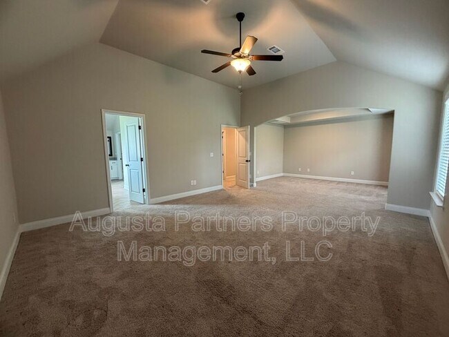Building Photo - 3500 Hilltop Trl