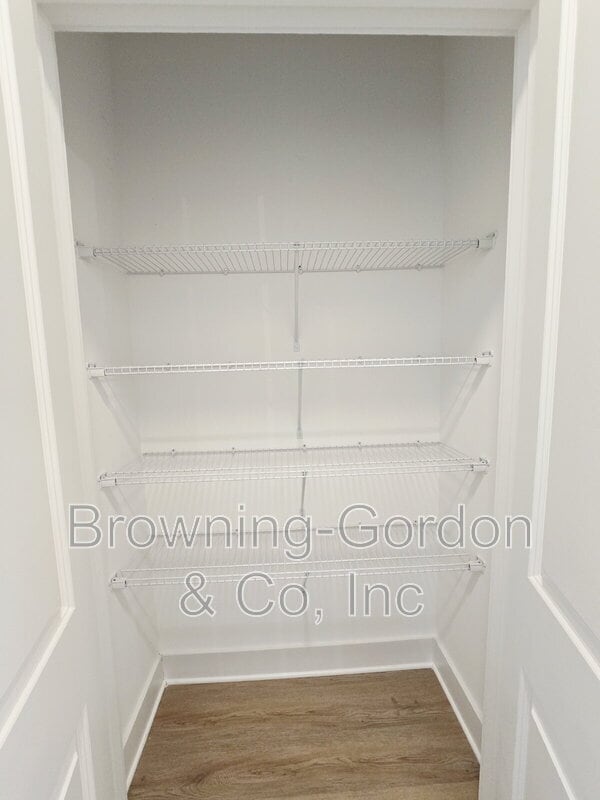 Building Photo - 700 N Dupont Ave