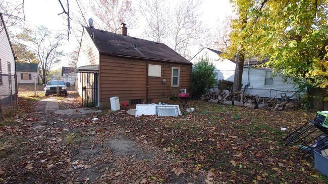 Building Photo - 19330 Glastonbury Rd