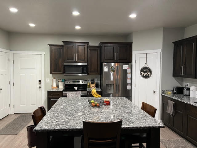 Building Photo - 8052 N Rock Creek Cove Ln