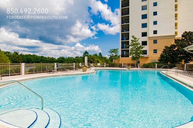 Building Photo - 608 Lost 701C