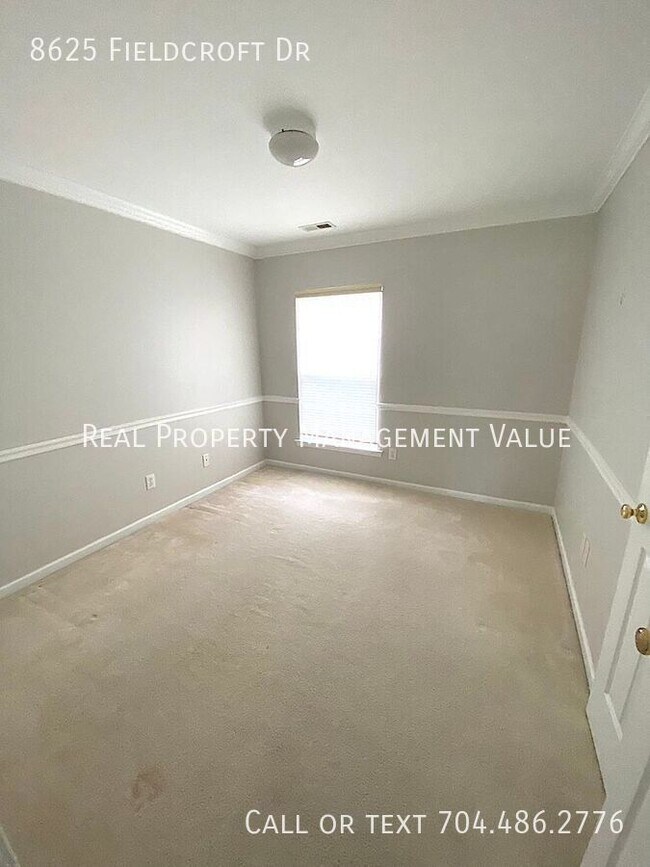 Building Photo - 8625 Fieldcroft Dr