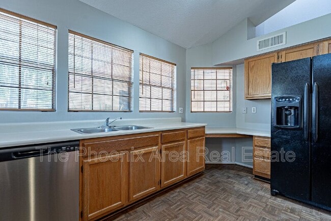 Building Photo - 735 N Tangerine Dr