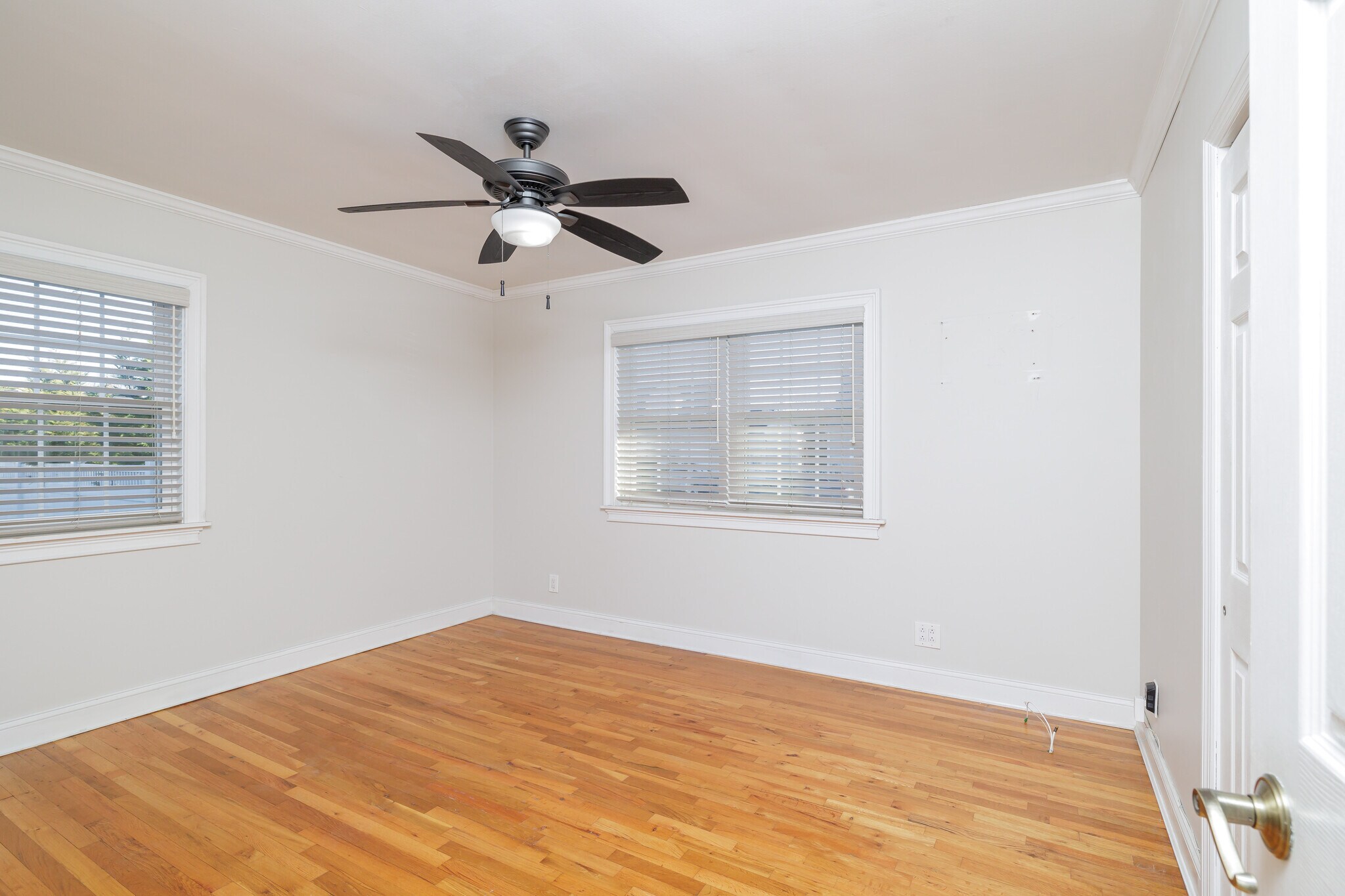 Building Photo - 762 Caryl St