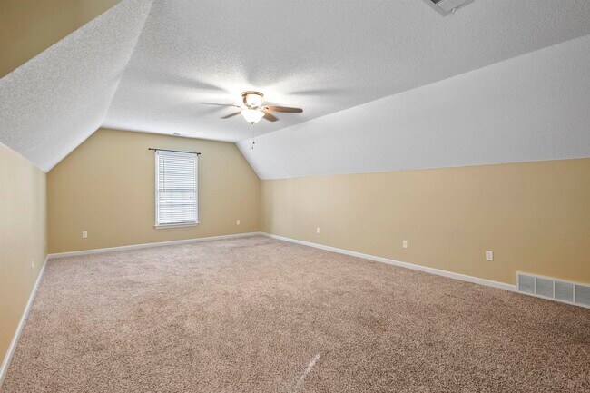 Building Photo - 9143 Raspberry Ln