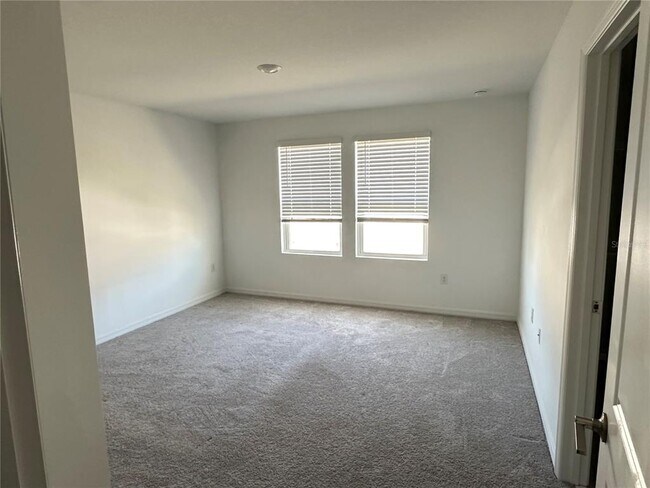 Building Photo - 2946 Canary Ave