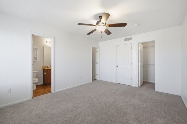 Building Photo - "Charming 3-Bedroom Home with 2.5 Baths on Kirk Street – 1744 sq ft of Comfort in Denver!"