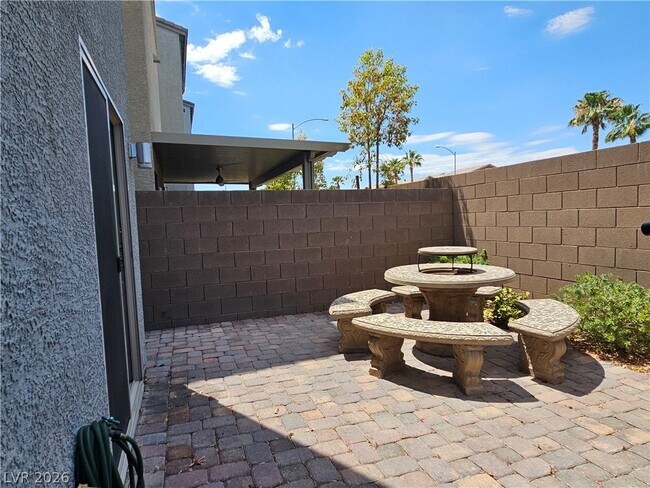 Building Photo - 8016 Carpenter Creek Ave