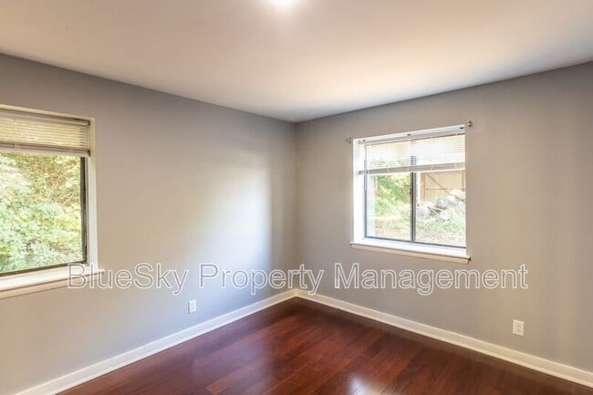 Building Photo - 1100 Wolf Trap Rd