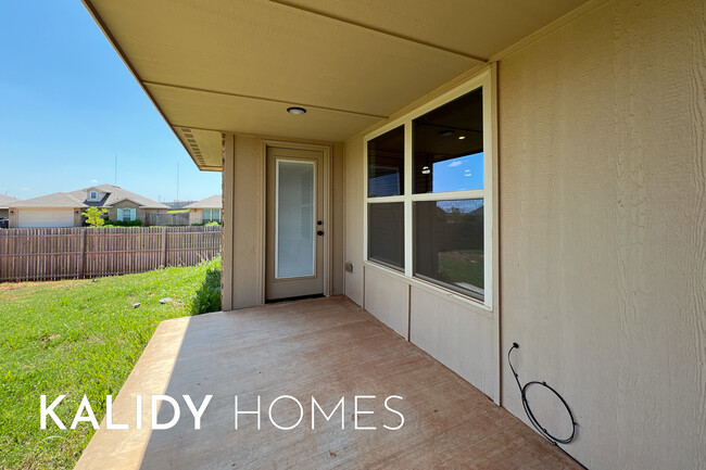 Building Photo - 4812 Crystal Hill Dr