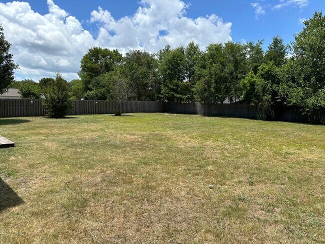Building Photo - 1001 Windgate Dr