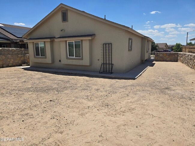 Building Photo - 808 Ballard Shapleigh Pl