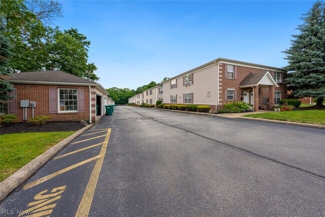 Building Photo - 11531 Riverview Ct