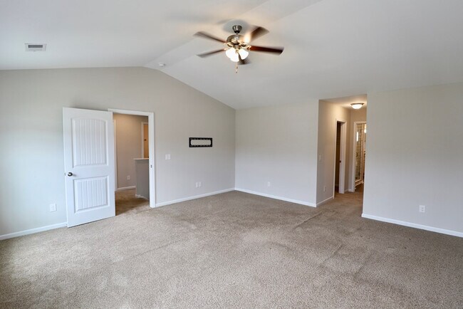 Building Photo - 3680 Moseley Dr