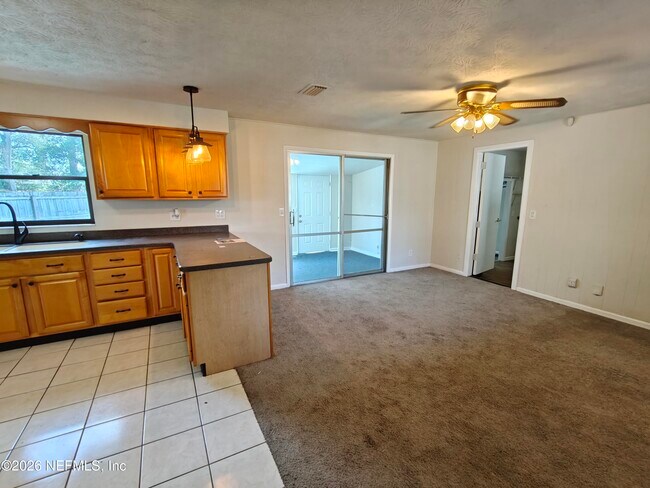 Building Photo - 588 Madeira Dr