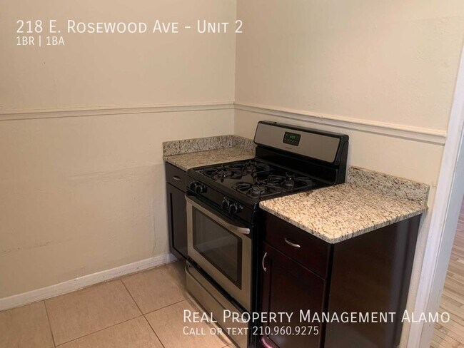 Building Photo - 218 E Rosewood Ave