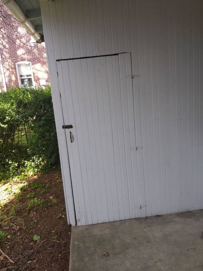 Building Photo - 632-634 Second St.