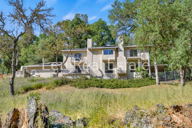 Building Photo - 6811 Beaver Pond Rd