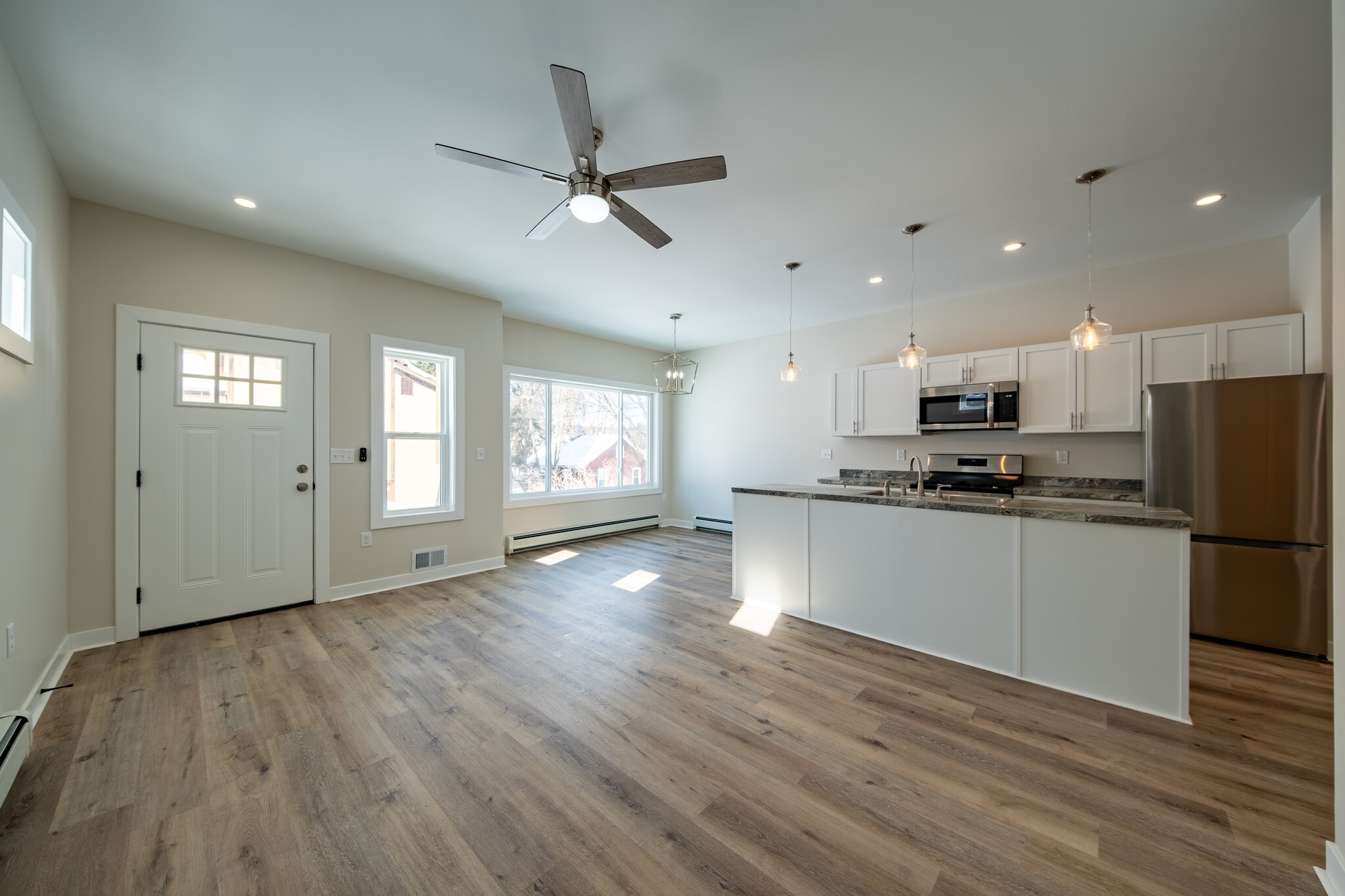 Building Photo - 412 W Baraga Ave