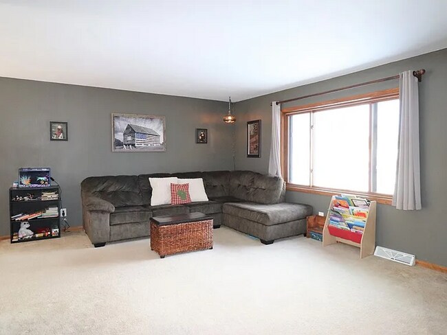 Building Photo - Click the “Apply Now” button or email wapmrentals@gmail.com for a prompt response.