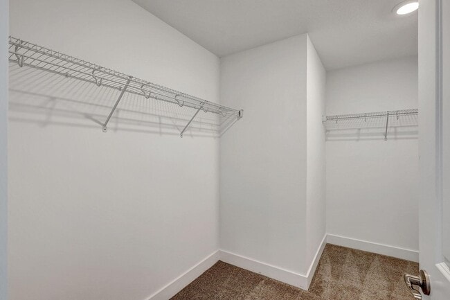 Building Photo - 229 Preserve Trl S