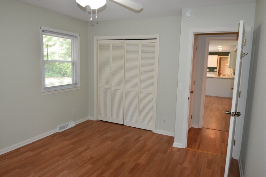 Building Photo - 1502 Parmele Dr