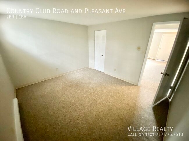 Building Photo - 617 Country Club Rd